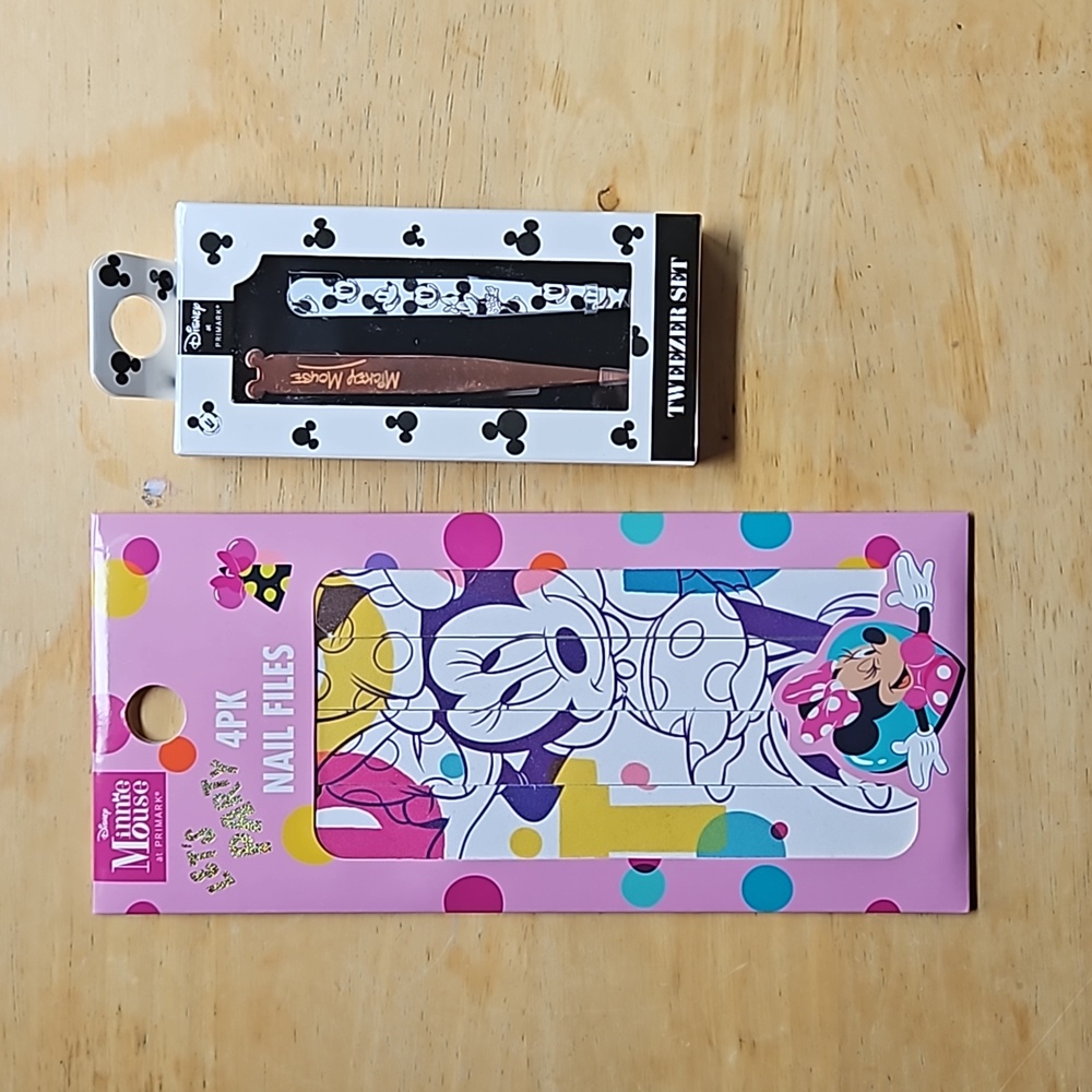 DISNEY MICKEY MOUSE TWEEZER AND MINNIE MOUSE NAIL FILES